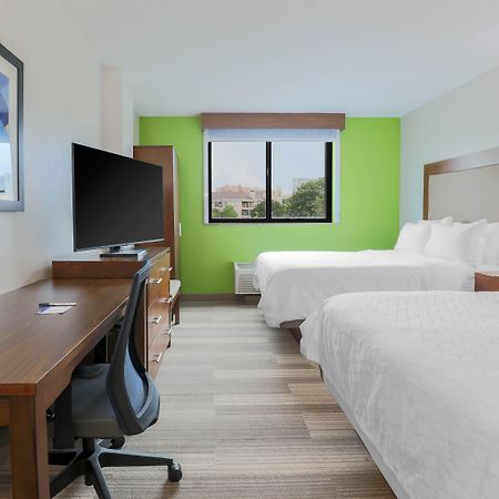 Holiday Inn Express & Suites Fort Worth Downtown By Ihg Exterior photo