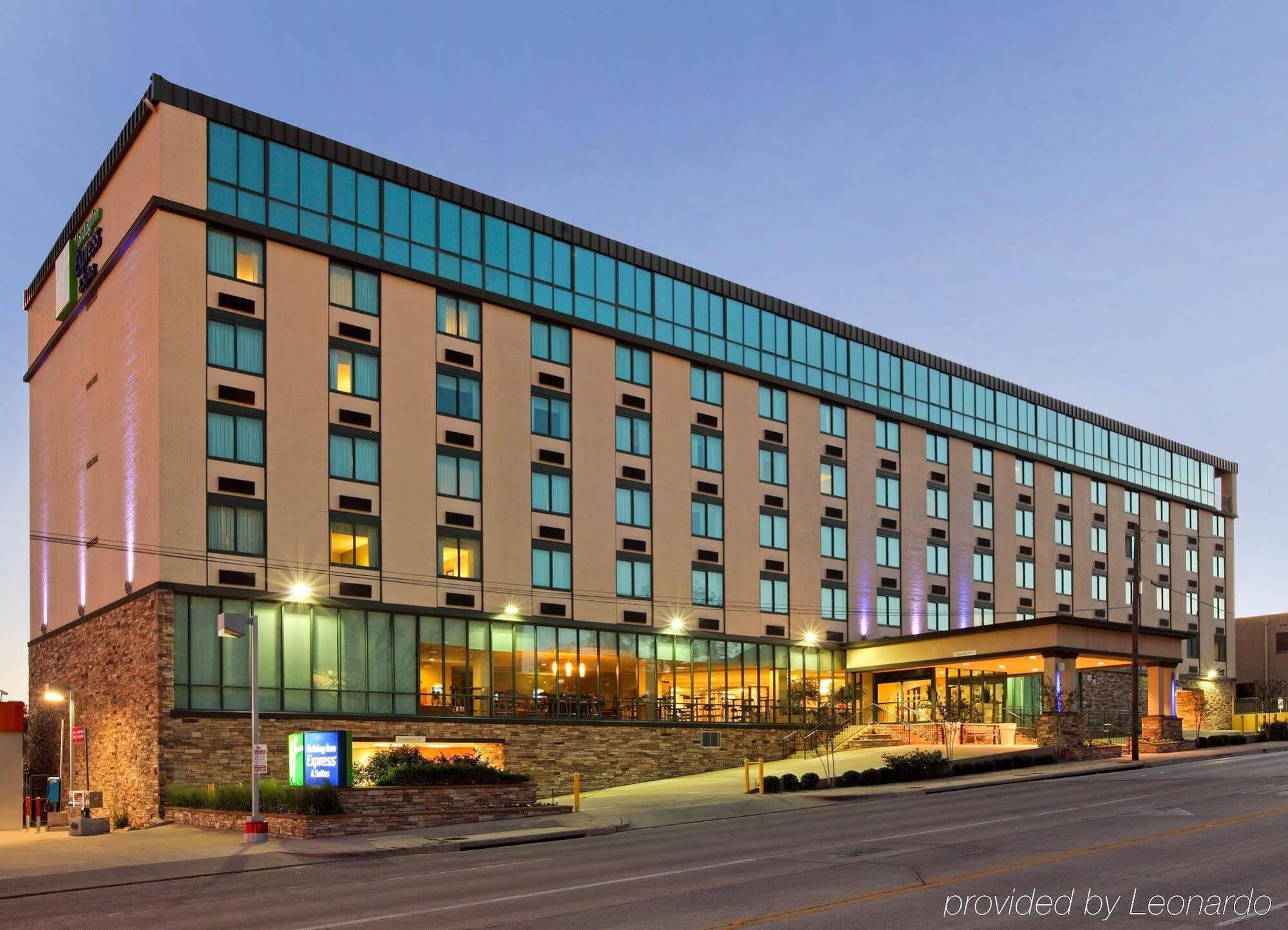 Holiday Inn Express & Suites Fort Worth Downtown By Ihg Exterior photo